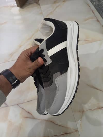 Service Shoes Joggers Sneakers