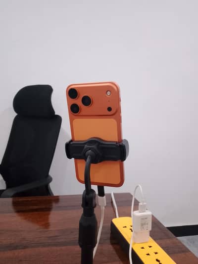 Iphone Xr Convert 17 pro