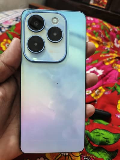 am selling Infinix Hot 40 8/256 Urgent sale