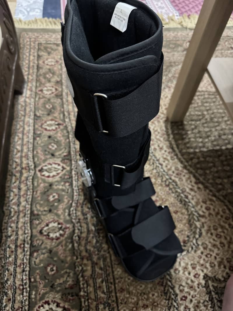 Ankle support boot 1
