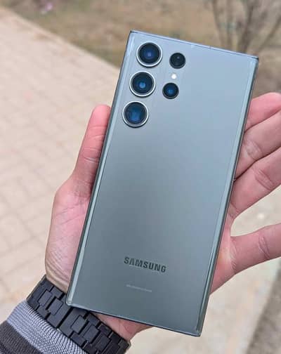 s23 ultra 12/256 non pta he lkin sim chal rhi he water pake he reed ad