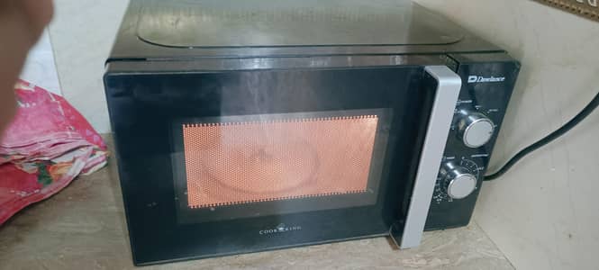 Dawlance DWMD10 Microwave Oven – Excellent Condition/ large capacity/