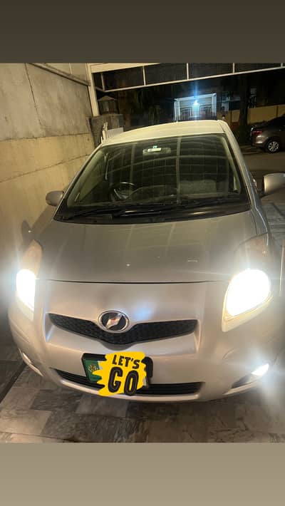 Toyota Vitz 2008 model 2012 register total genuine