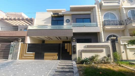 10 Marla Beautiful House for Sale in Lahore Press Club Housing Society
