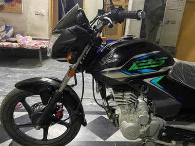 Honda CG 125 Deluxe 2024