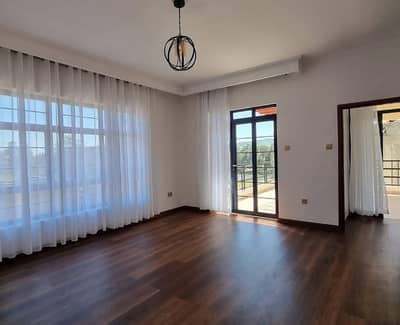 EXCELLENT LOCATION BUNGALOW DOUBLE STORY FB AREA VIP BLOCK 10 FOR SALE