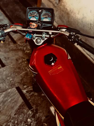 Honda 125 model 19 condition 10 by 9 all ok