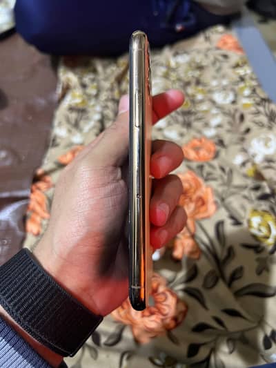 iPhone 11 pro (PTA approved)