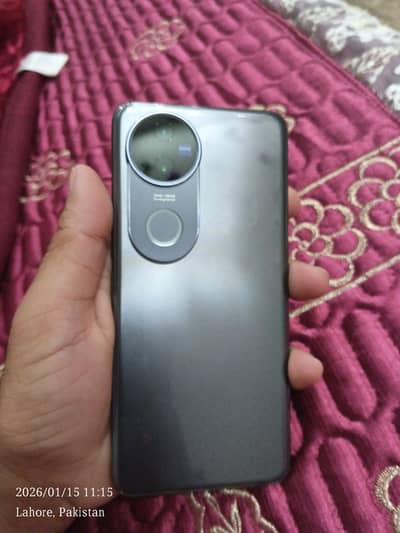 vivo v50 12/256 in 9 month warranty