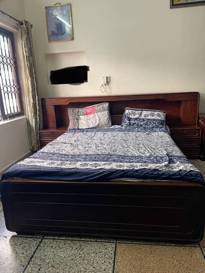 Bed+dressing table for sale