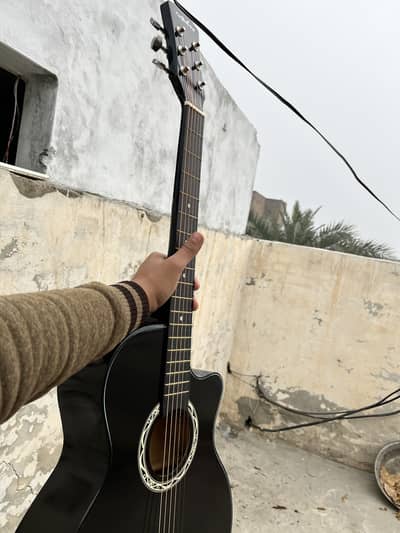 Acoustic guitar  in Excellent condition