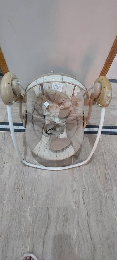 Swing Style Light and Music Battery Operated 