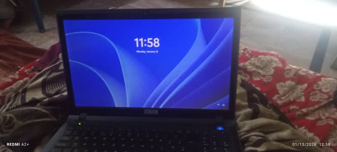 Cor i3 2nd generation 4gb ram  128ssd window 11