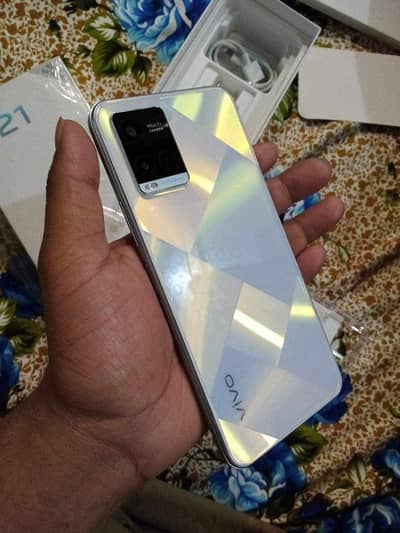 vivo Y21 what's app 03230915322