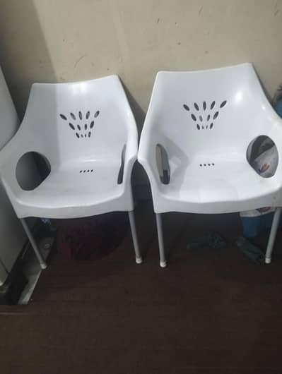 chairs and table pastic