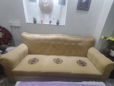 Sofa Set 6 seater 3 plus two plus one almost brand new condition