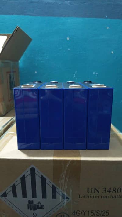 3.2V 100Ah Lithium Iron Cells