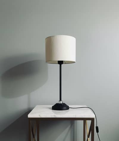 Simple black moody table lamp
