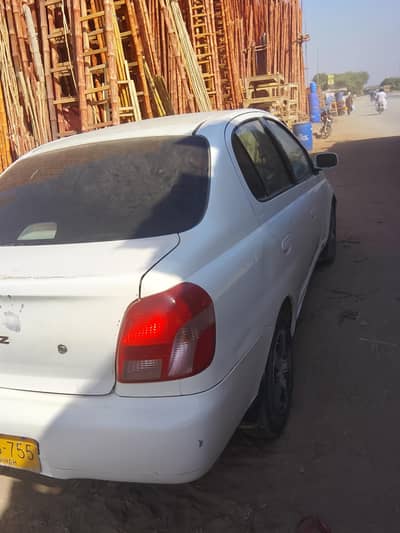 Toyota platz 2000/2007