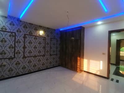 10 Marla House In Gulshan-E-Ravi - Block F Is Available For Rent