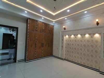 Investors Should Rent This Upper Portion Located Ideally In Gulshan-E-Ravi