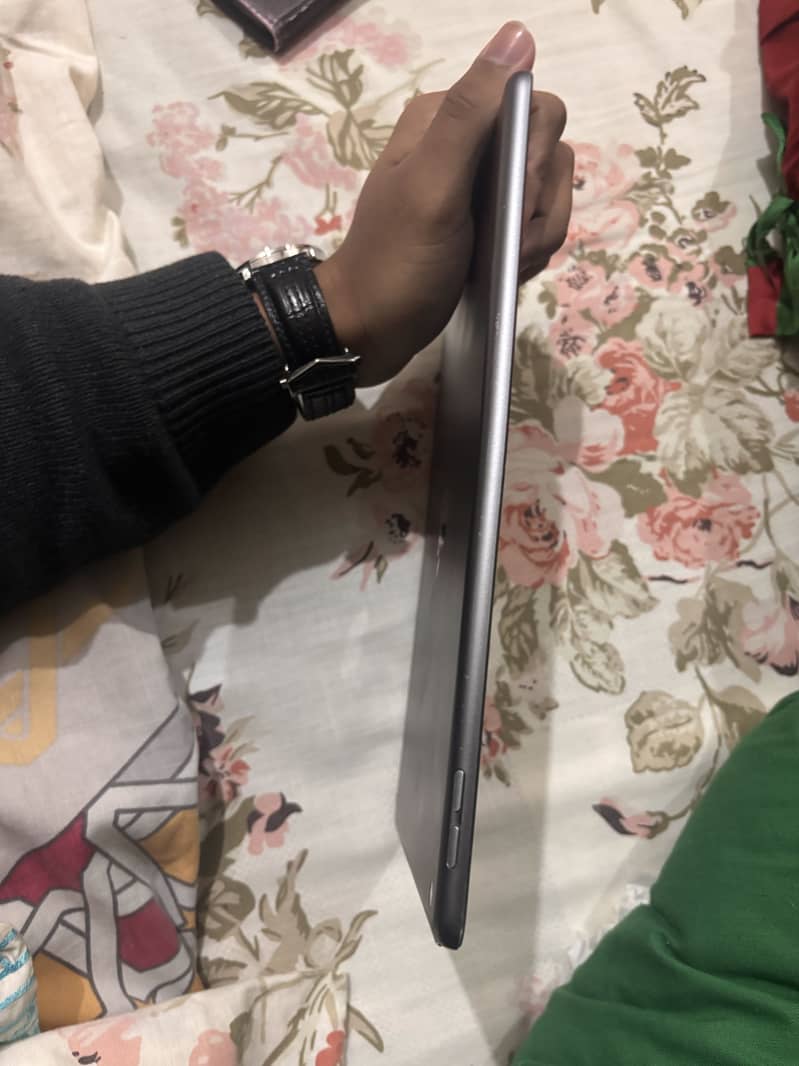 iPad 7th generation 4