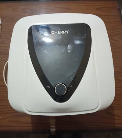Cherry electric geyser 30 litres only 3 month used