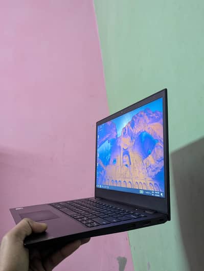 Lenovo 14w ( 4Gb DDR3 - 64Gb SSD )