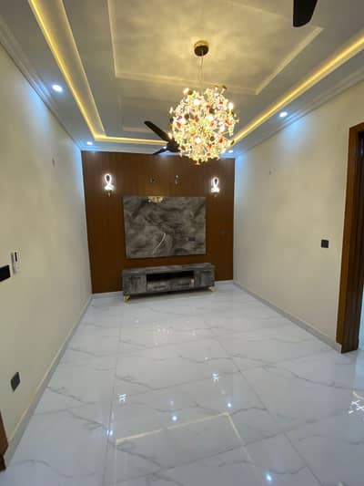 10 MARLA BRAND NEW HOUSE AVAILABLE FOR RENT