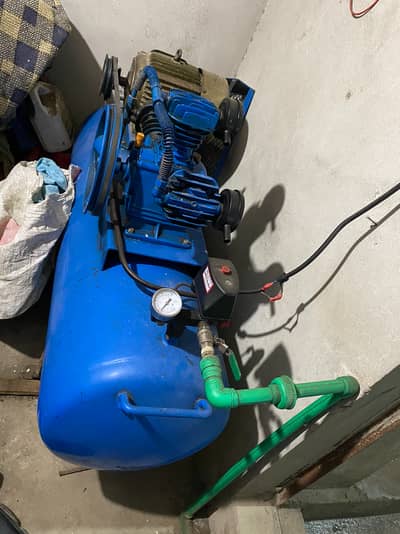 Air compressor heavy duty with 3 HP motor , best for industrial use.