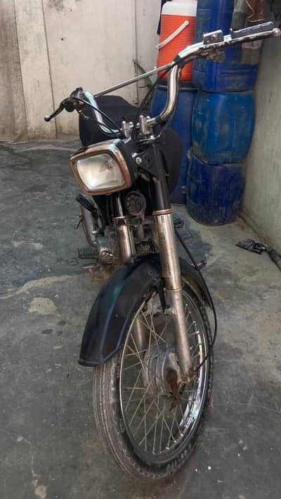 CD70 Honda 2005 model