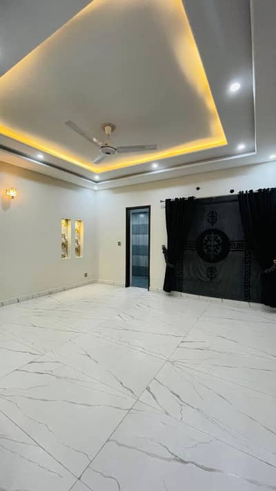 10 Marla Portion Available For Rent In Bahria Town Lahore