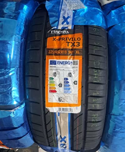 Tracmax 225/45r19