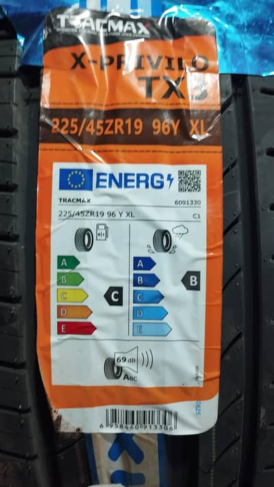 Tracmax 225/45r19