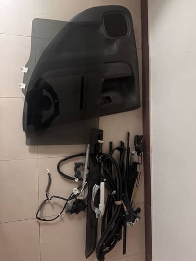 N-Wgn 2024 right back door parts available