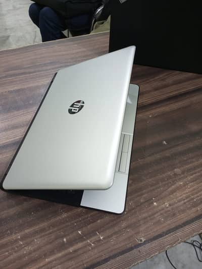 HP Pavilion 15 G1 Netbook Core i3 4th Gen 8GB RAM 320GB HDD