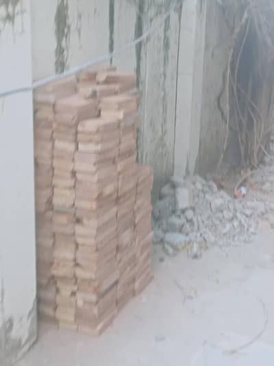 used t. r . gardar. tiles. entes