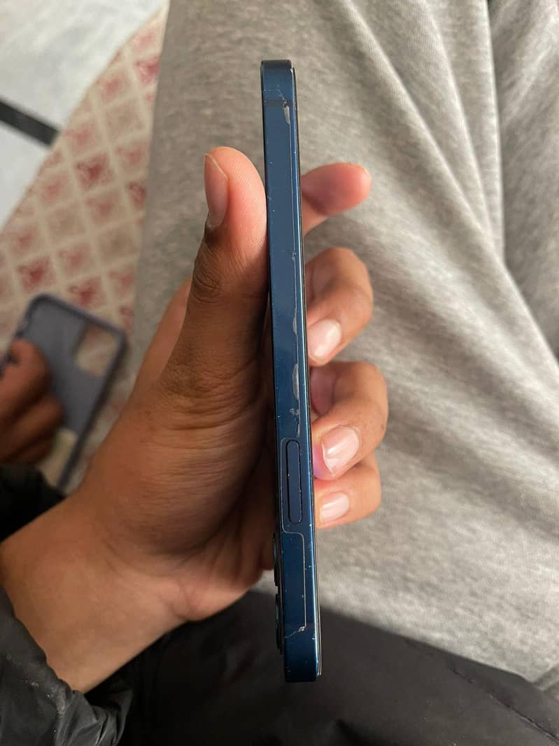 iphone 12 4