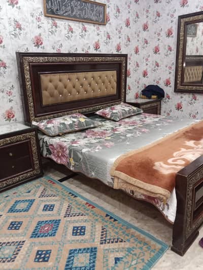 Bed set with side tables