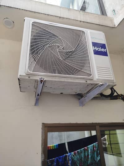 Haier 1.5 ton DC inverter heat and cool