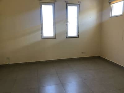 1 Kanal Lower Portion With 3 Bedrooms & Atteched Washrooms Availabil For Rent