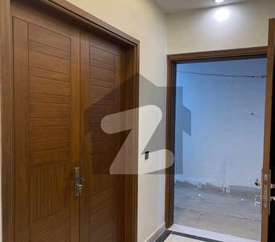 1050 Square Feet Flat for sale in Amil Colony
