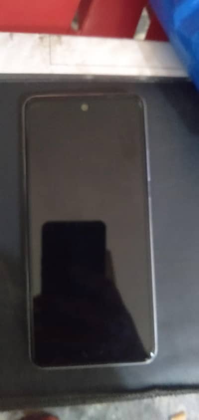 4+4/128 infinix smart 8pro with 6 month warranty availble