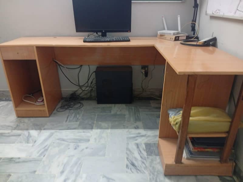 STUDY/COMPUTER TABLE 2