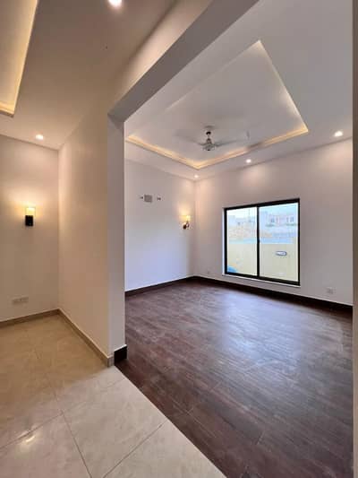 125sq yd Luxury Villa in Ali Block. 3Bedrooms, Drawing, Dining & American Kitchen. 5mins drive from main gate of BTK.