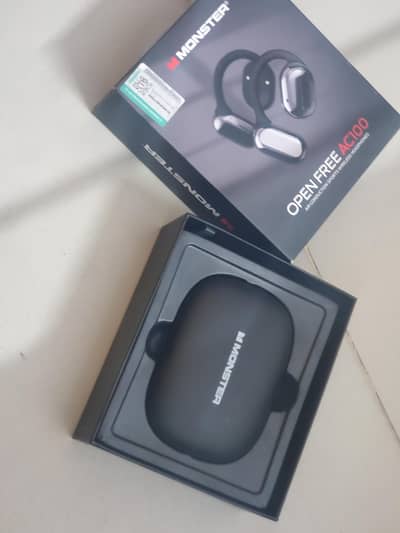 MONSTER OPEN FREE AC 100