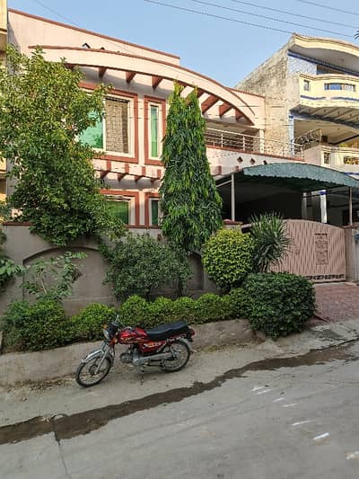 10 Marla Double Unit Owner Made House For Sale  Prime Location All Facilities Available  Near The Main Access