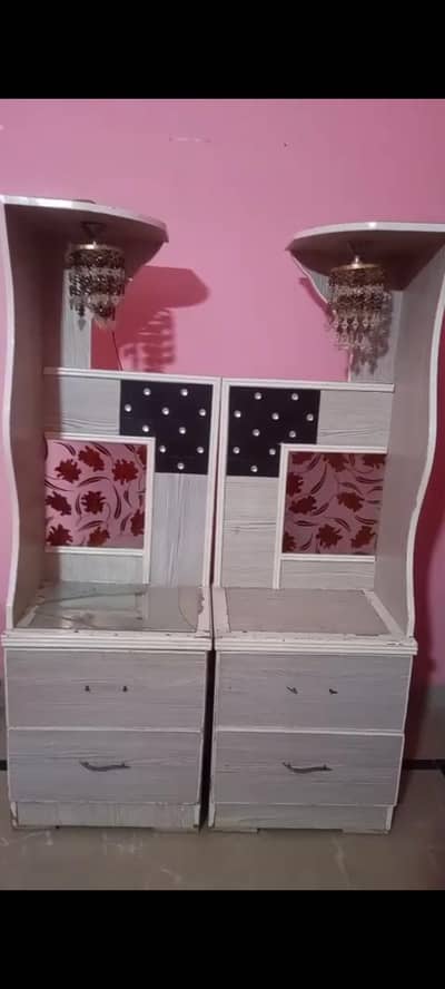 one dressing table and 2 side tables