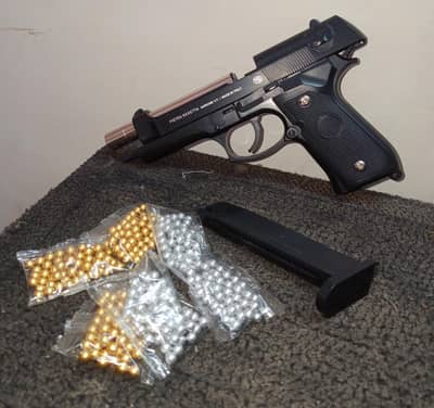 Beretta Style Metal Toy Gun – 2 Pellets Pack Included