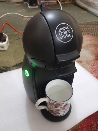 NESCAFE Type 9744  Coffee maker, Dolace Gusto